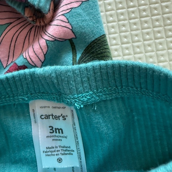 Carters|Baby girl matching set,ribbed leggings & floral shirt & beanie•••3M - Picture 3 of 5
